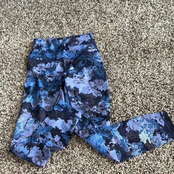 Lululemon Wunder Under Hi-Rise 7/8 Tight *25"
Screen Camo Multi 4 - Picture 6 of 6
